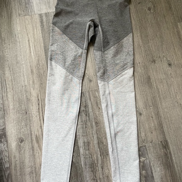 Outdoor Voices Leggings, womens, size small - Picture 2 of 3